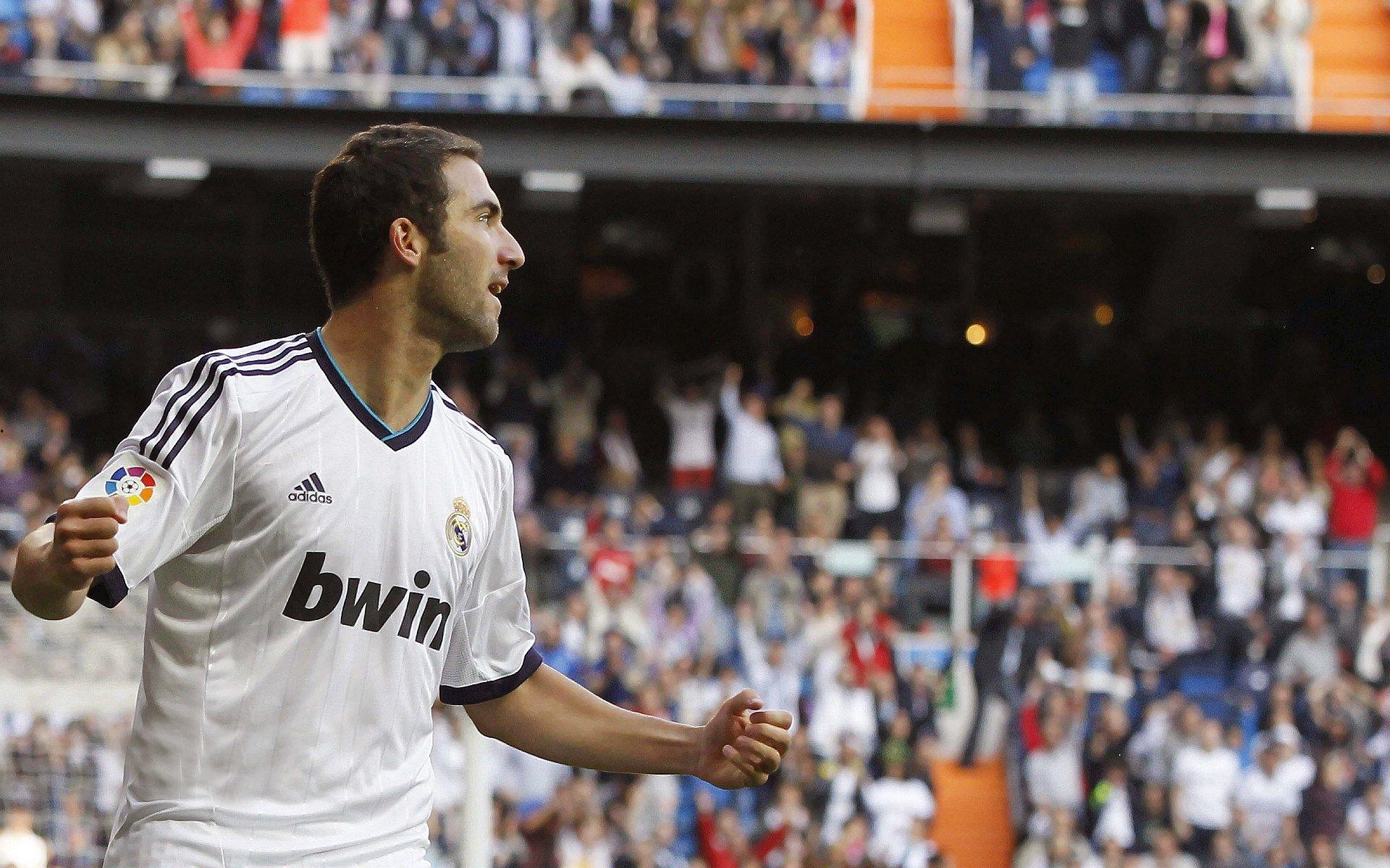 白大拿断言麦格雷戈今年不会回归，巨星强硬回应，12月必登台！