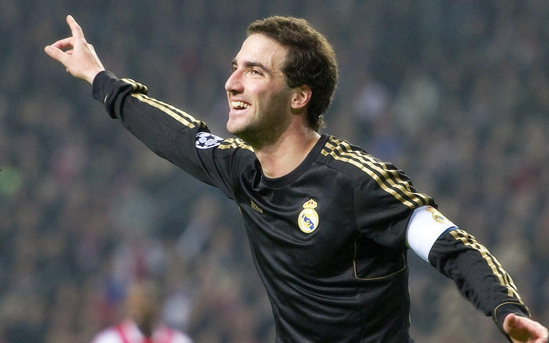 后撤步三分防不胜防!哈登,这种感觉就像吃烤鸡