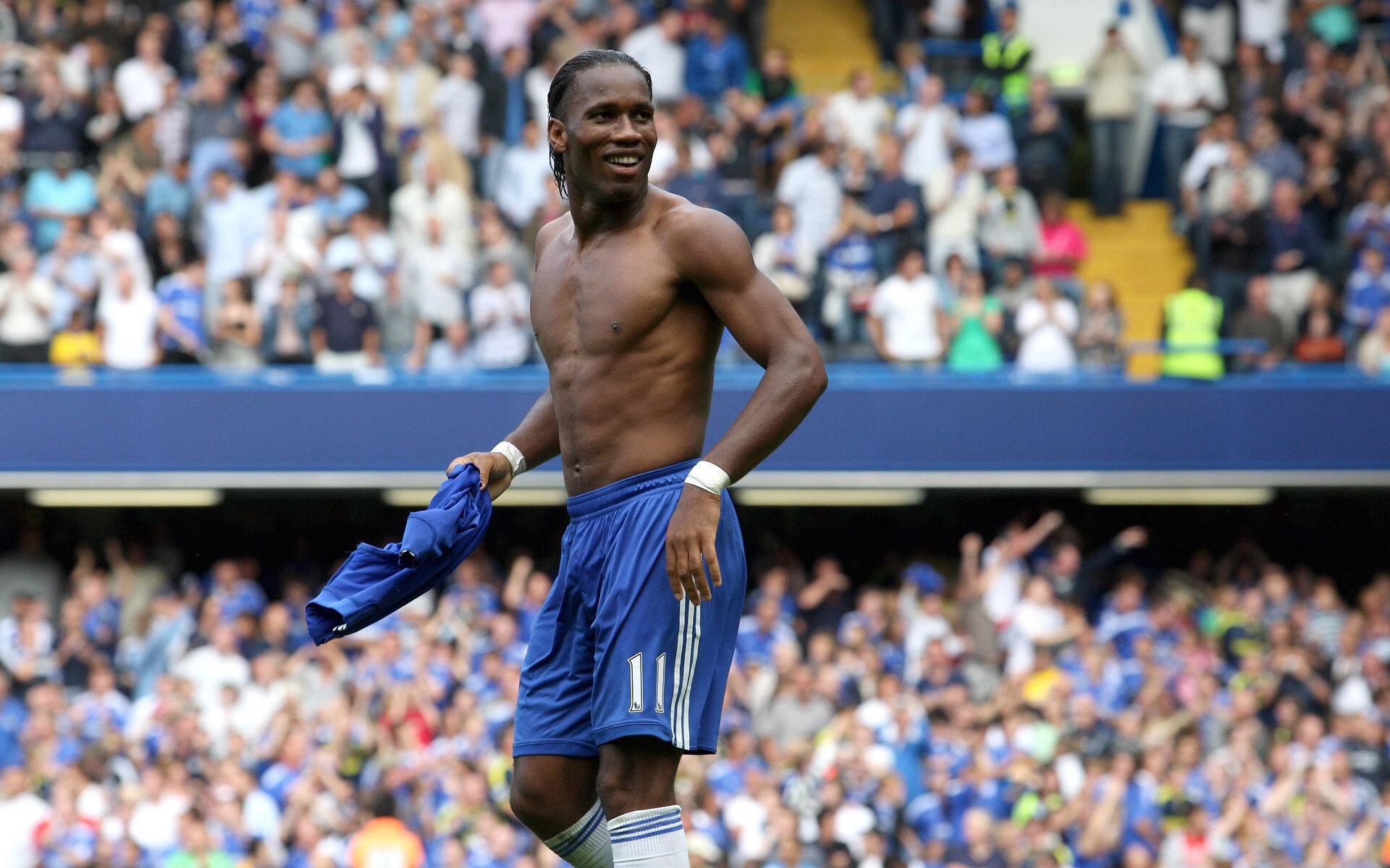 前曼联后卫保罗-帕克直言,马杜埃凯实力超越万-比萨卡,切尔西放走他是令人费解的决定